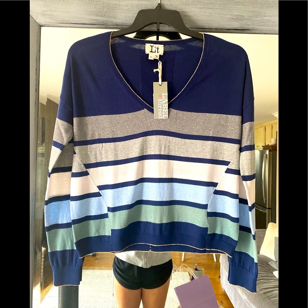 L+T Label and Thread hang ten v neck sweater NWT